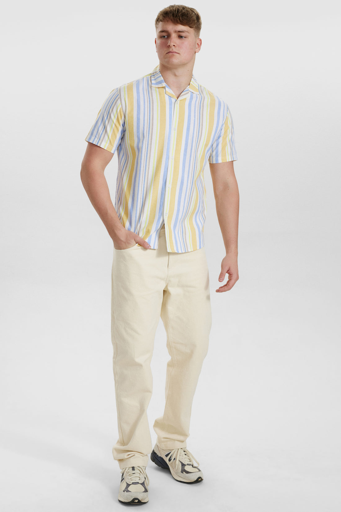 DXNMXRK. DX-egon Outlet yellow