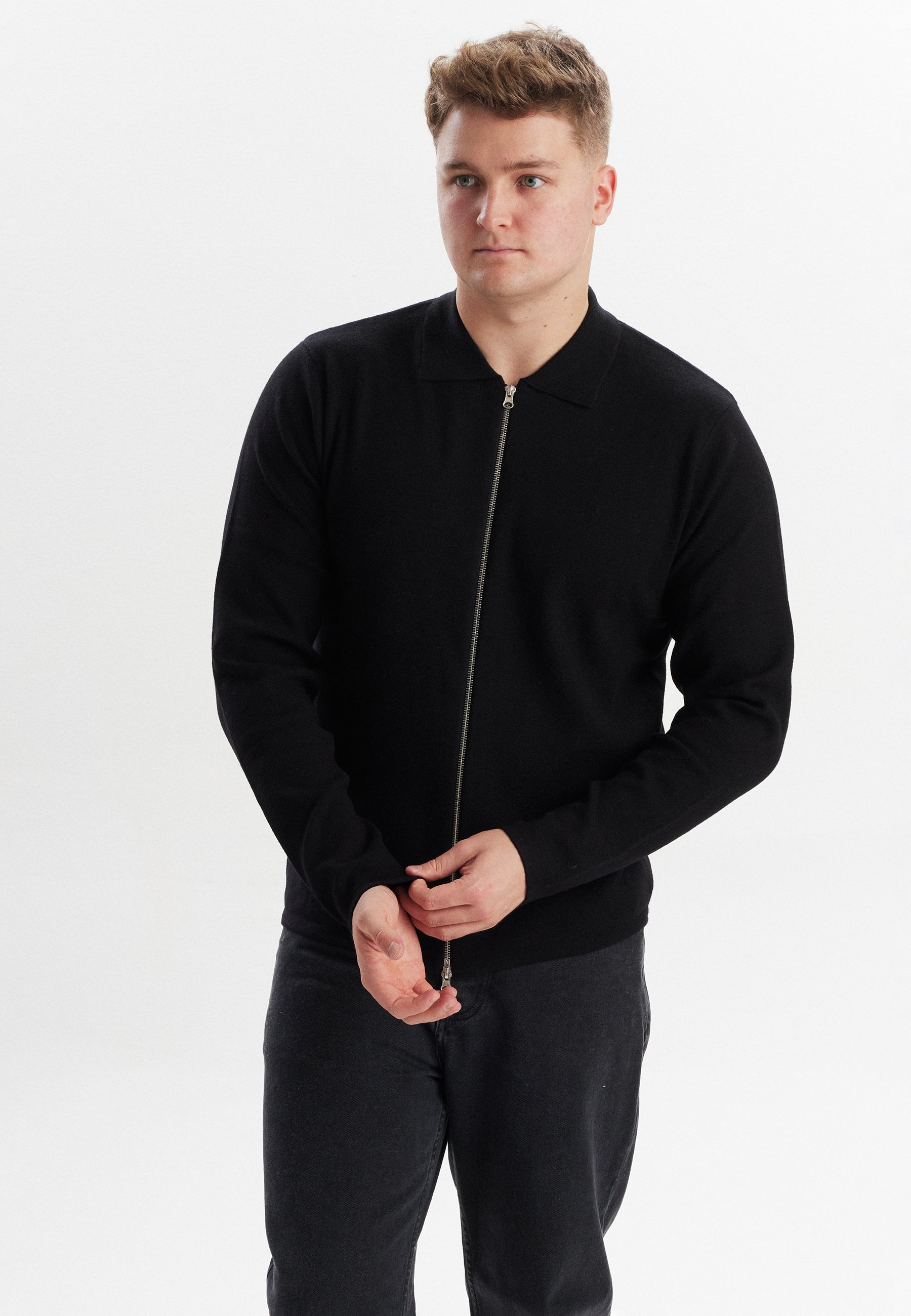 DXNMXRK. DXGeorg Knitwear Black
